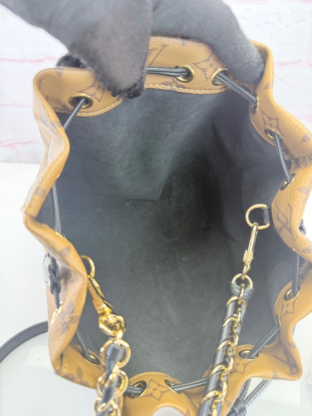Louis Vuitton Noe Trunk PM Reverse Monogram Chain-Trim Shoulder Bucket Bag - Picture 10 of 13